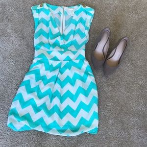 Short Sleeve Chevron Dress🔵